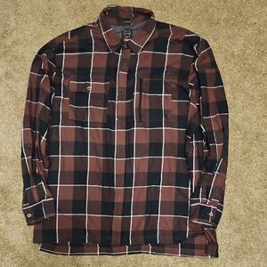 Wrangler Men's Brown and Black Plaid Button-Down Shirt
